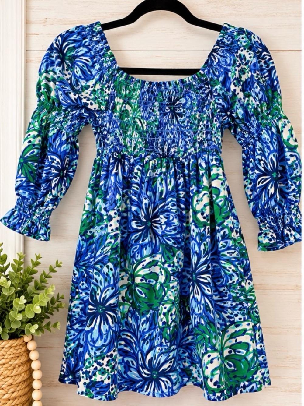 Lilly Pulitzer Girls Size L Blue Green Tropical Floral Smocked Dress
